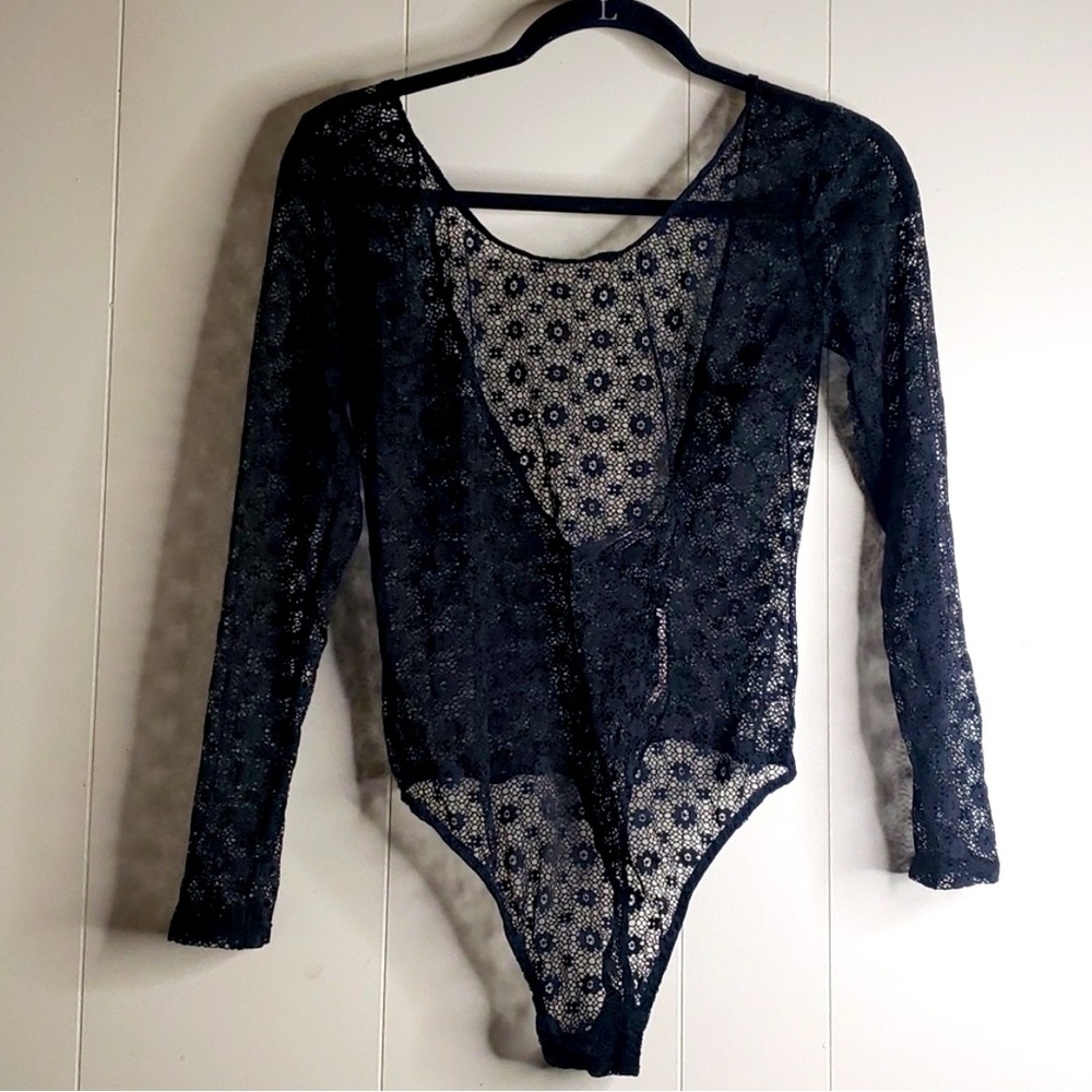 NWT Victoria Secret Black Sheer Floral
Print Thong Bodysuit Sz M/L - Picture 2 of 15